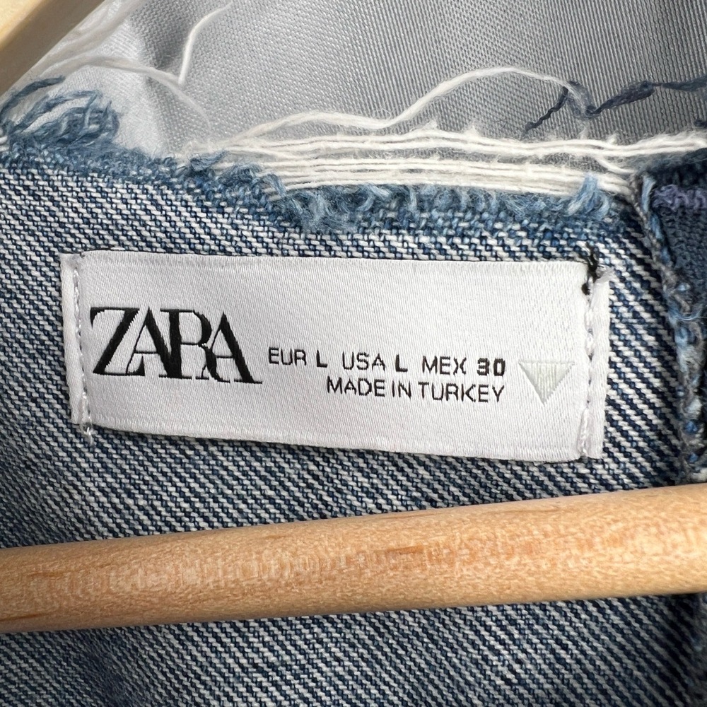 Zara Women’s Denim Dress Size L Two-Tone Sleeveless Raw Hem Distressed - Picture 6 of 7